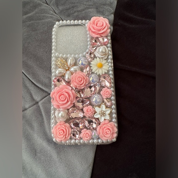 Luxury Rhinestone Rose Flower and Pearl Phone cover (iPhone 14pro cover) - Picture 2 of 6